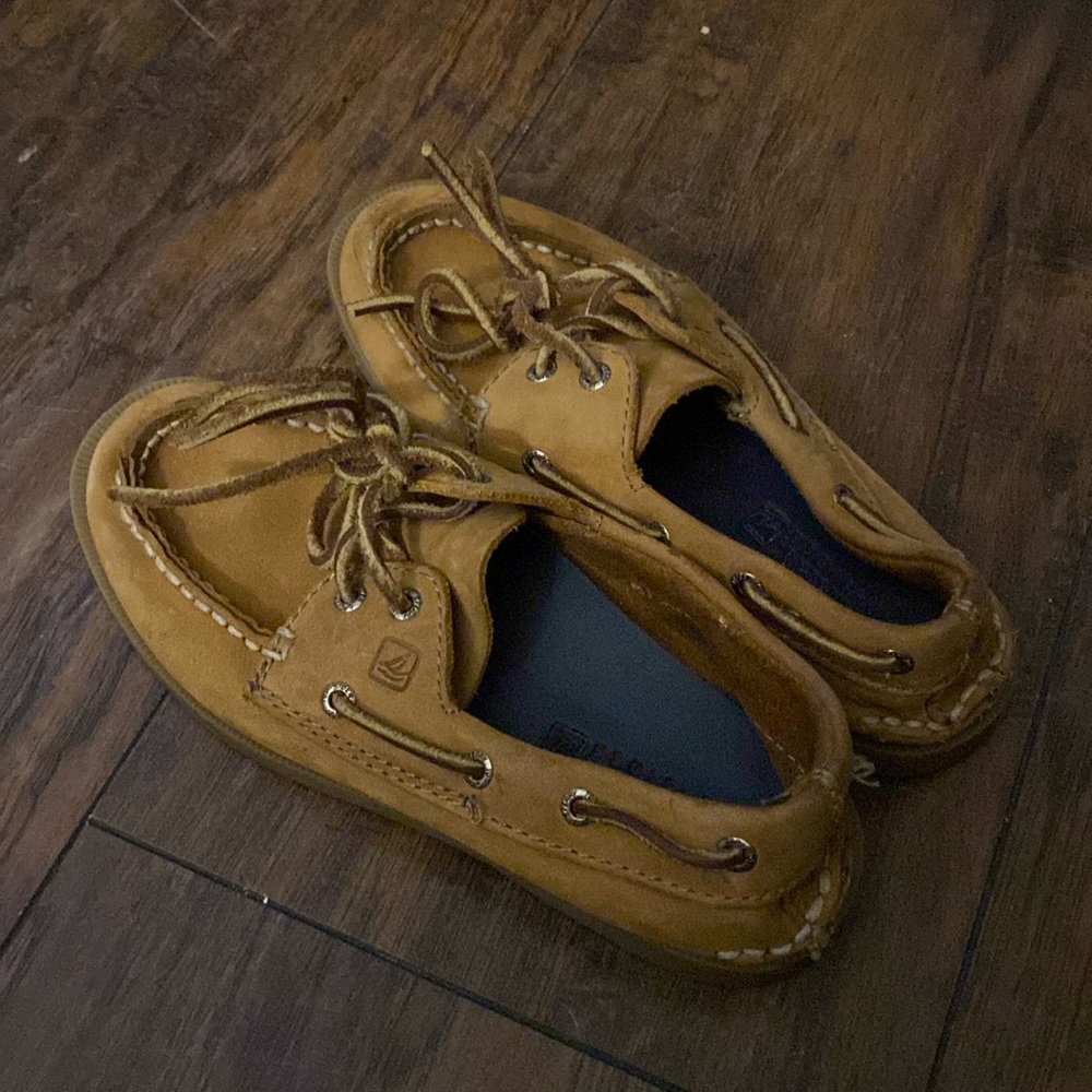 Youth Sperry boat shoes size 13.5